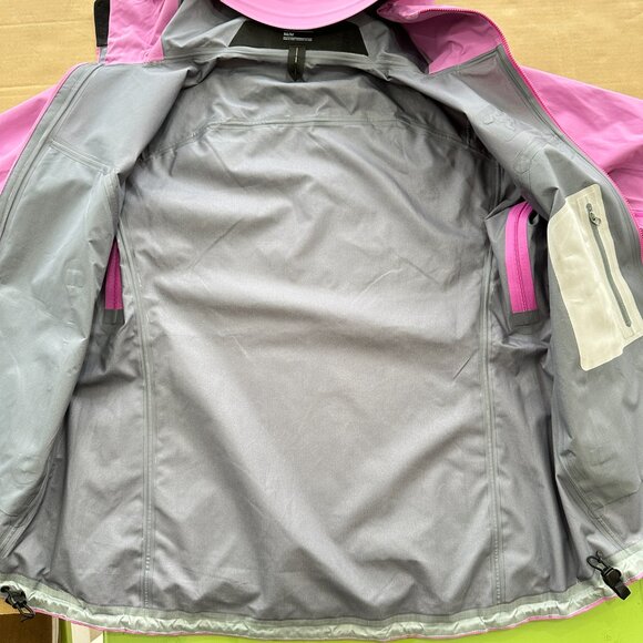 Arc'teryx Waterproof And Windproof Jacket Size M - Picture 5 of 8